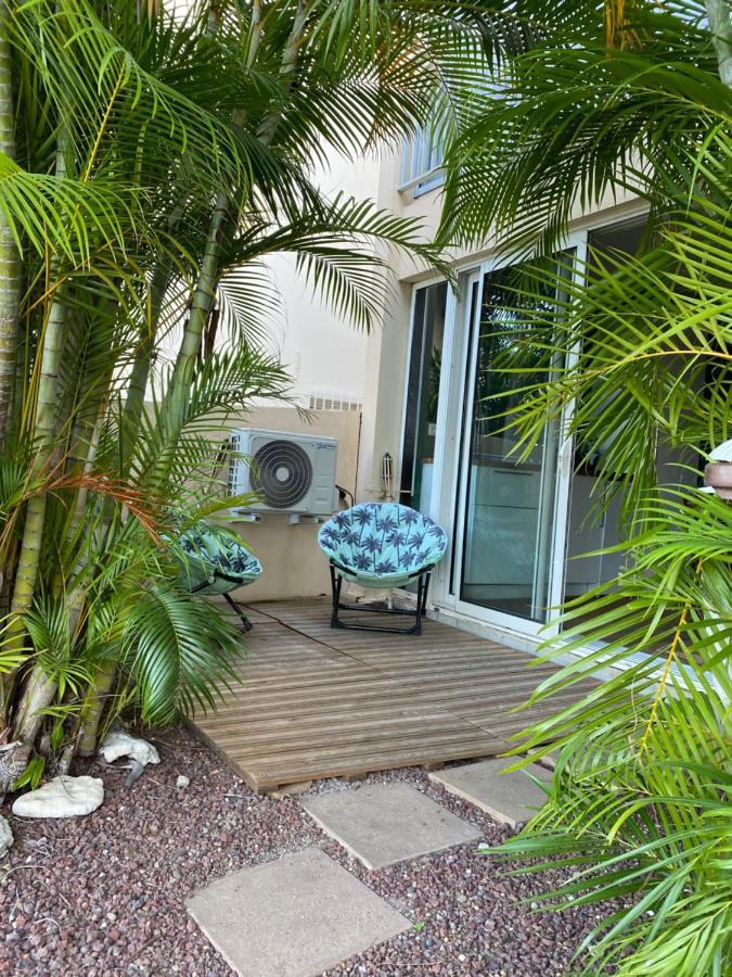 Centre & Plage - T2 Cosy Avec Terrasse & Jardin Apartment Saint-Gilles-les Bains Bagian luar foto